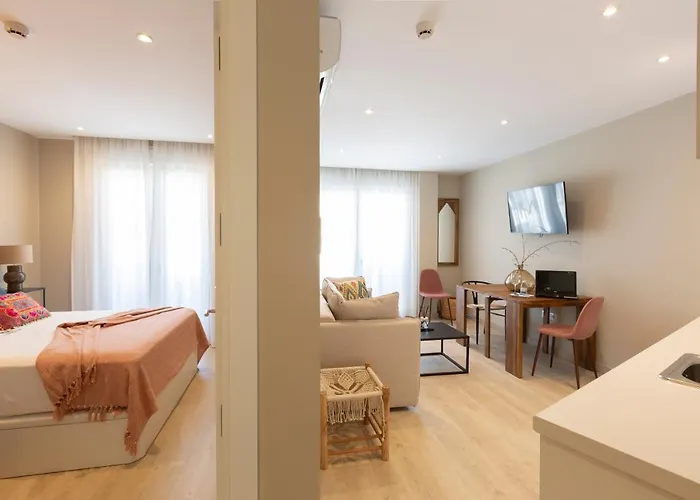 Martalia Arenal * רונדה