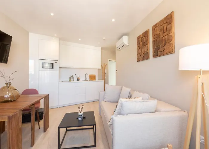 Martalia Arenal רונדה