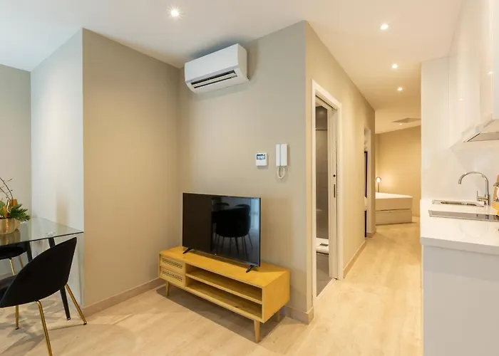 Martalia Arenal רונדה