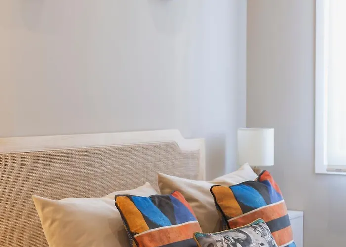 Martalia Arenal * רונדה