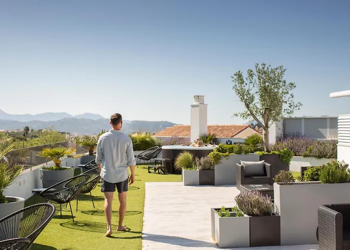 Martalia Arenal רונדה